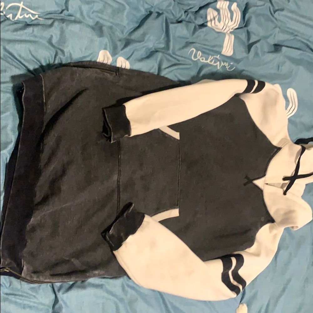 Long hoodie w/zippers